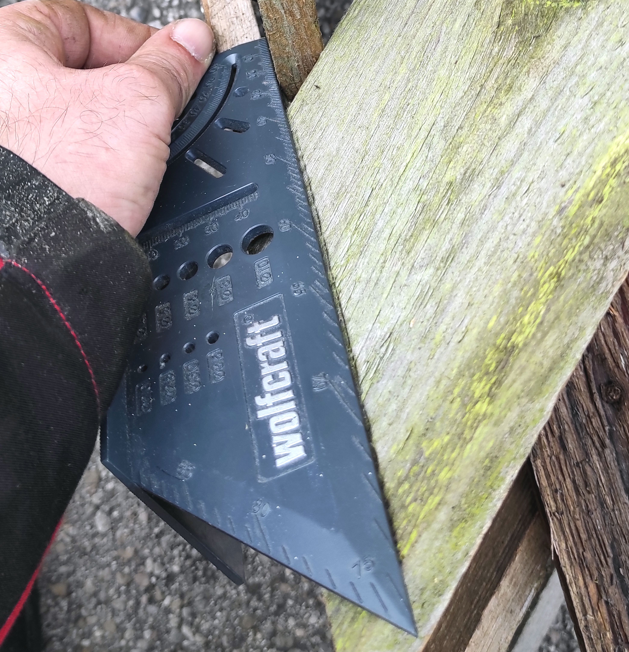 Erdbeerpyramide selber bauen Winkelmesser