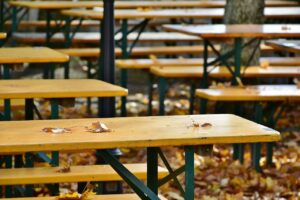 Bierzeltgarnitur – günstig gebraucht oder neu kaufen?