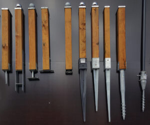 Wie bekomme ich Einschlaghülsen gerade in den Boden?