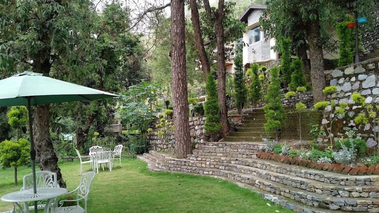 Garten am Hang anlegen - Ideen zur Gartengestaltung [Bildinhalt mit KI erstellt]