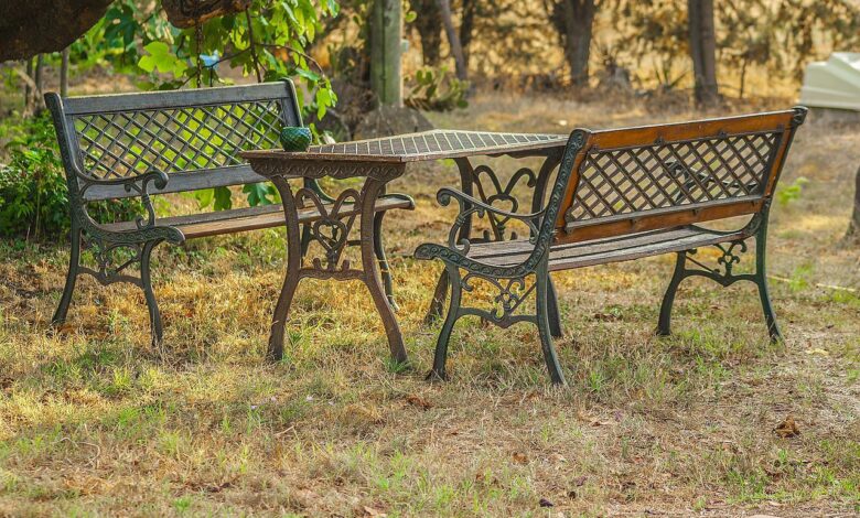 So machen Sie Ihre Gartenmöbel wetterfest