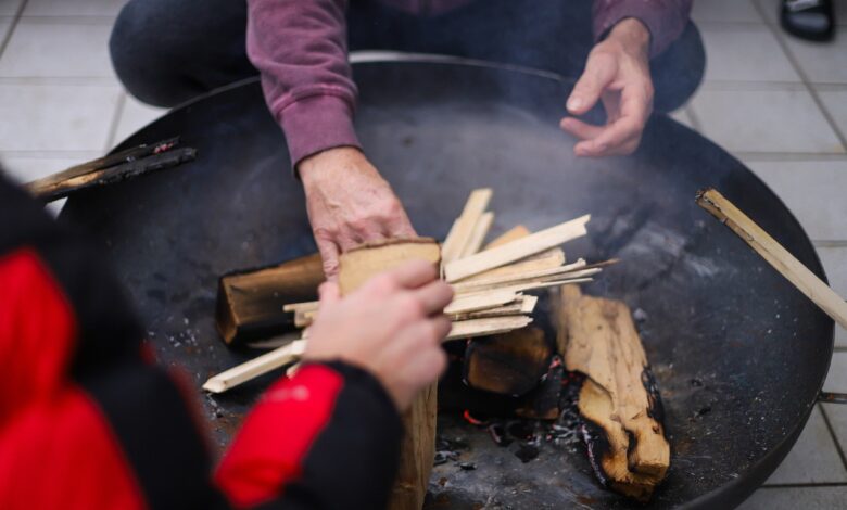 Feuerschalen auf dem Balkon